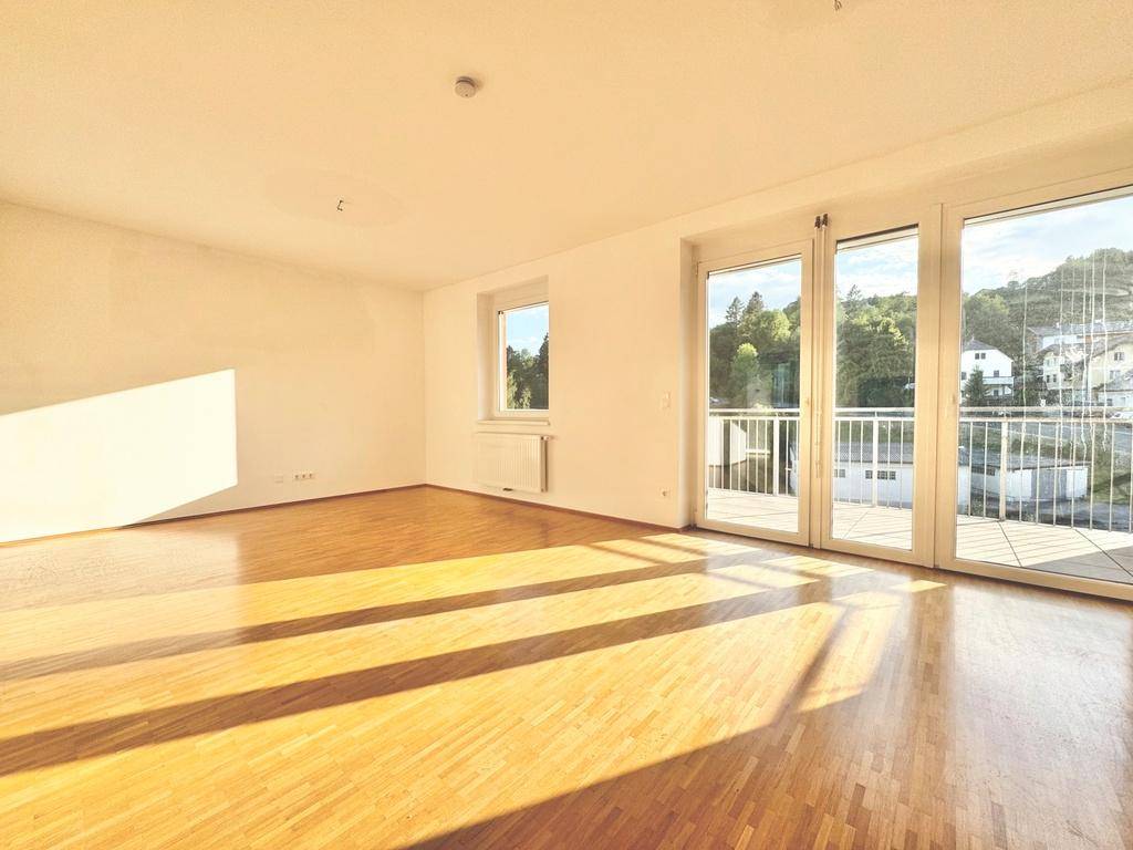 8243 PINGGAU | BALKONTRAUM | HELLE 3 ZIMMER | AUTOSTELLPLATZ INKLUSIVE | OPTIMALE RAUMAUFTEILUNG | TOPLAGE - Ansicht 4