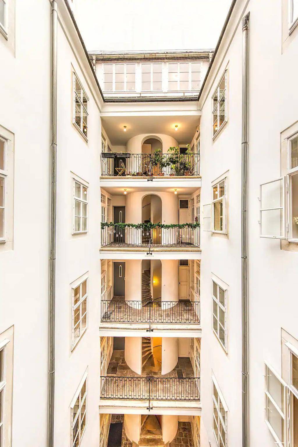 2 ZIMMER | BALLGASSE | TOP-RUHELAGE | VOLLMÖBLIERT