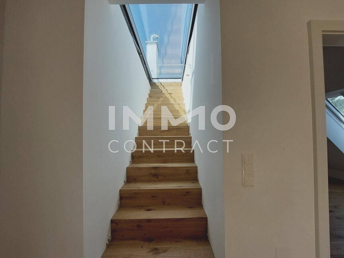 Max 14 Aufgang Dachterrasse