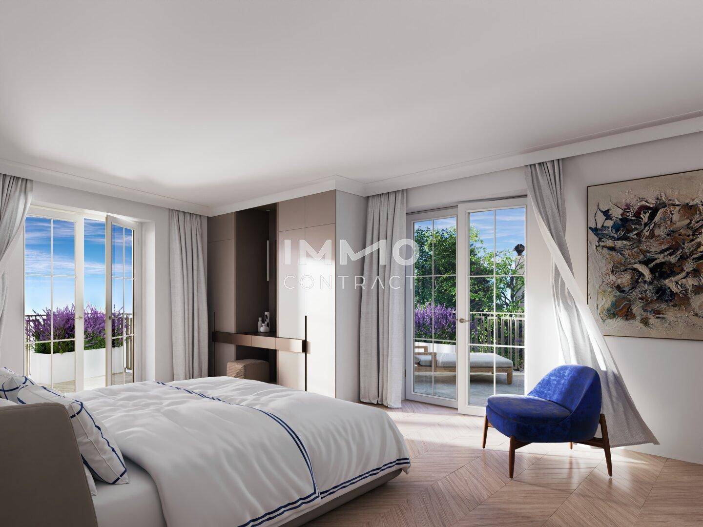 Helles Schlafzimmer mit Zugang zu zwei Balkonen und moderner Einrichtung.