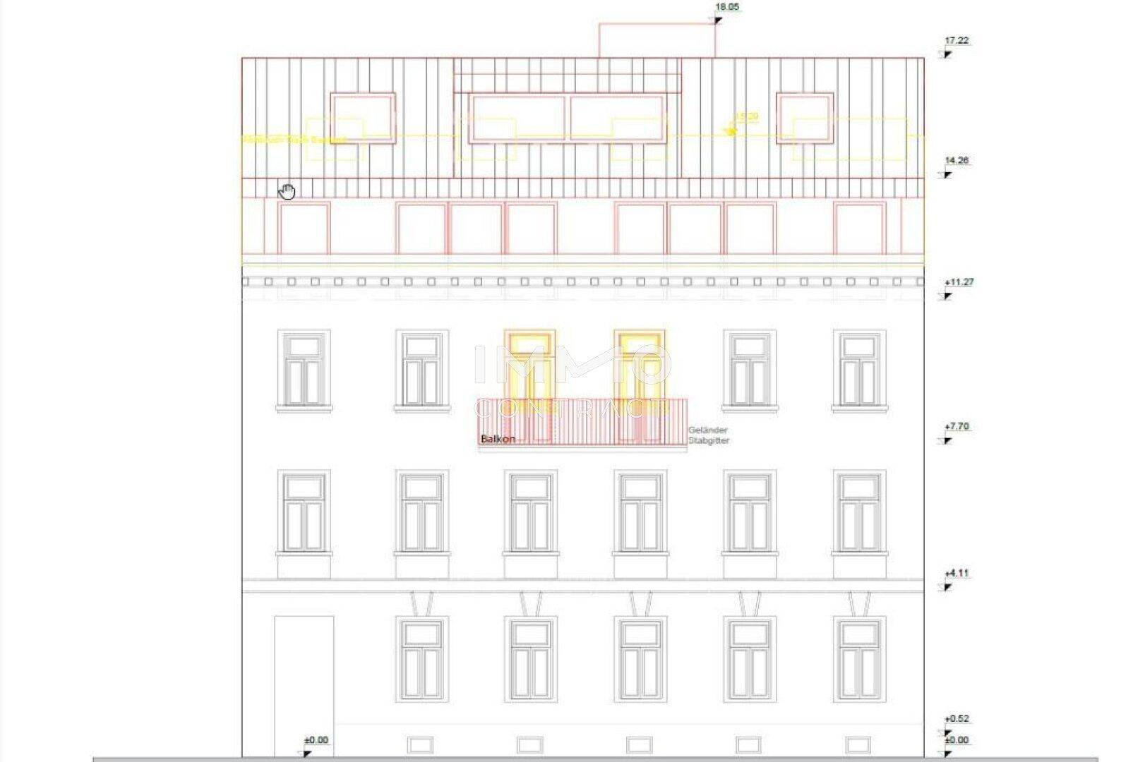 Architektonische Ansicht der Gebäudefassade mit mehreren Fenstern und einem Balkon im oberen Bereich.