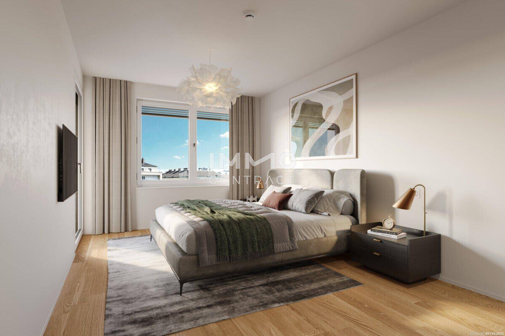 Modernes Schlafzimmer mit Holzboden, großem Fenster und minimalistischer Einrichtung.