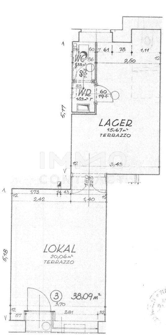 Grundrissplan einer Gewerbefläche mit Lager und Lokal, inklusive Maßen und Sanitärbereich.