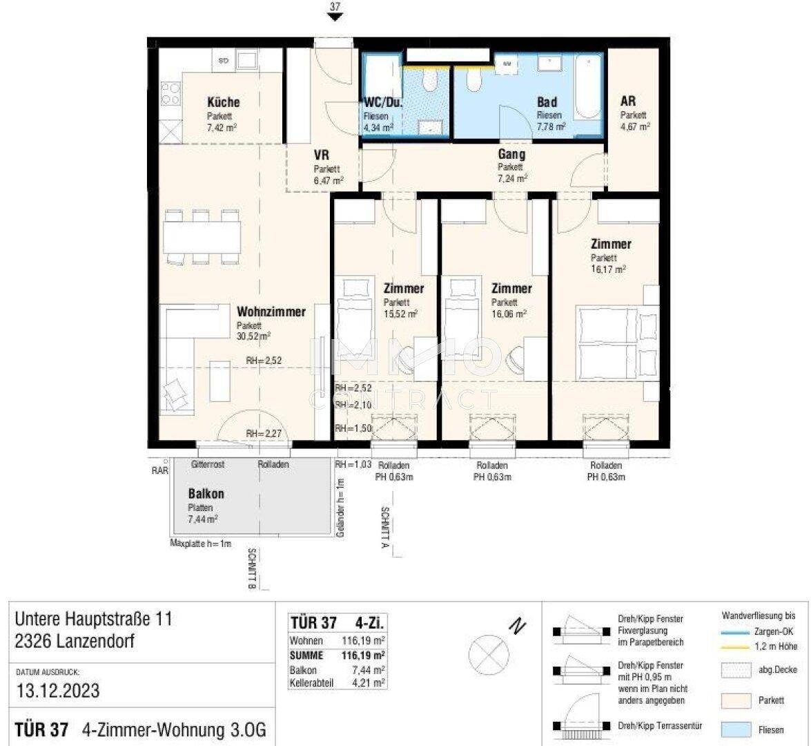 Detaillierter Grundriss einer 4-Zimmer-Wohnung mit Balkon, separatem WC und Abstellraum.