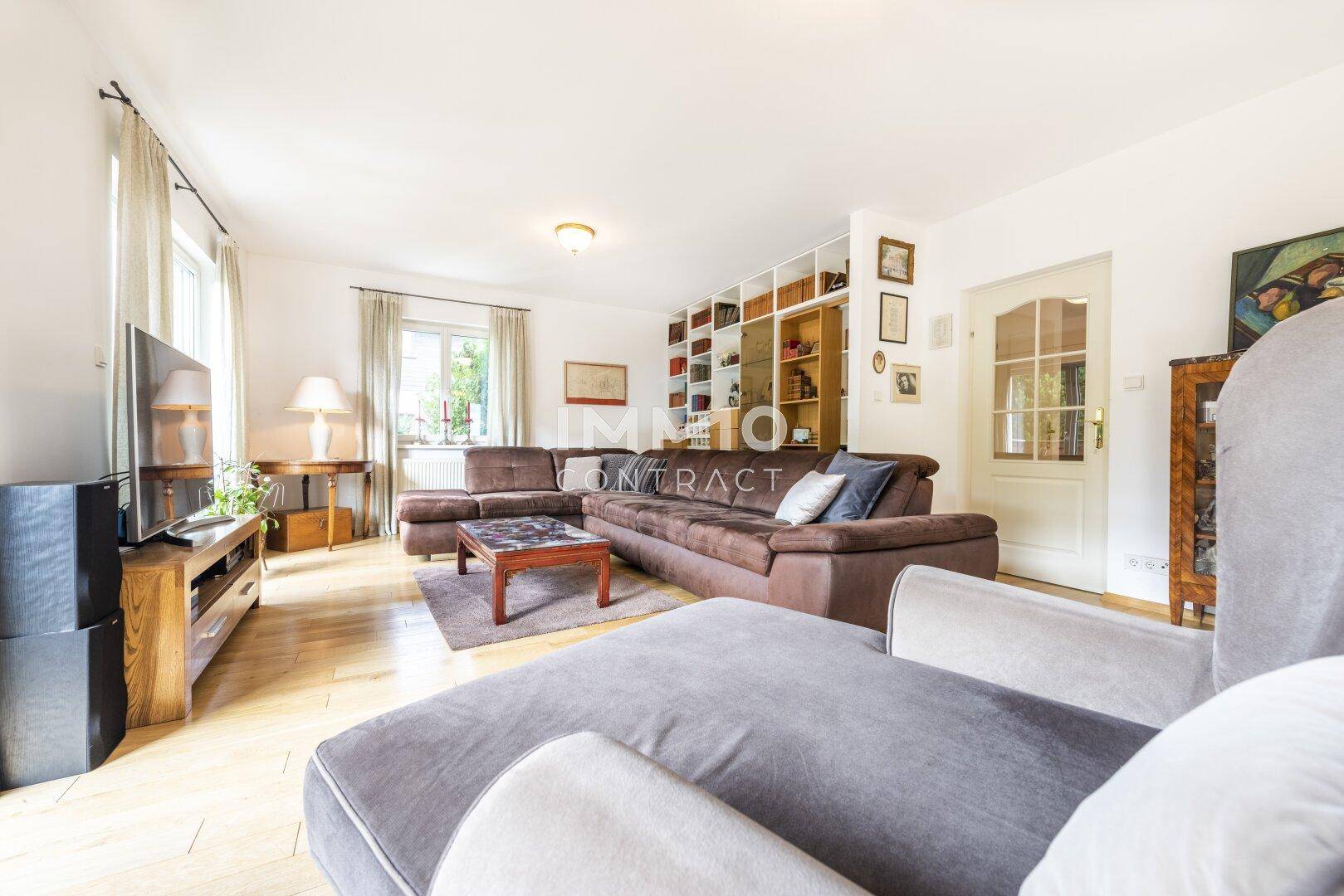 Familienvilla mit großem Garten, Pool und Wohnkeller - Ansicht 6