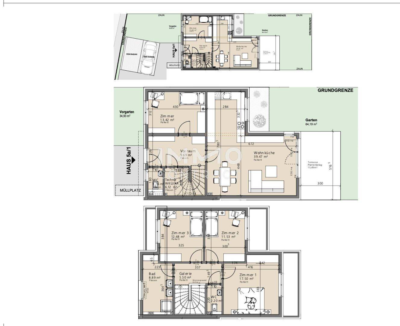 Detaillierter Grundriss eines Hauses mit mehreren Etagen, Garten und Vorgartenbereichen.