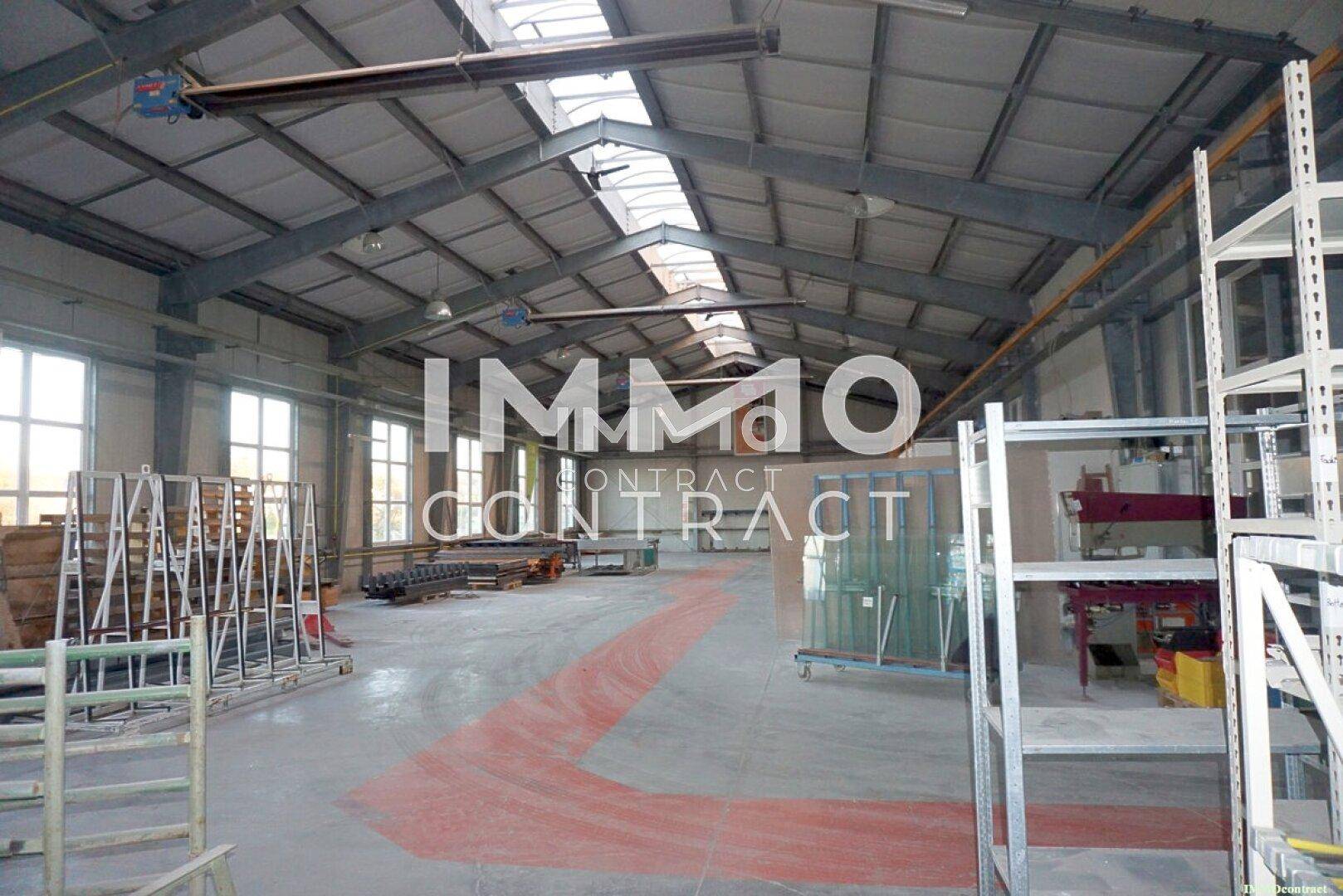 Große Produktionshalle auch beheizbar und Nebentrakt mit 740 m² Nutzfläche (Einfahrtstor 350x470) Industrieboden. - Ansicht 6