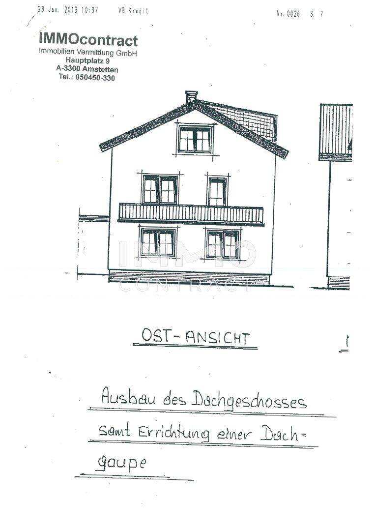 Ost-Ansicht des Wohnhauses mit Balkon und geplantem Dachgeschossausbau.