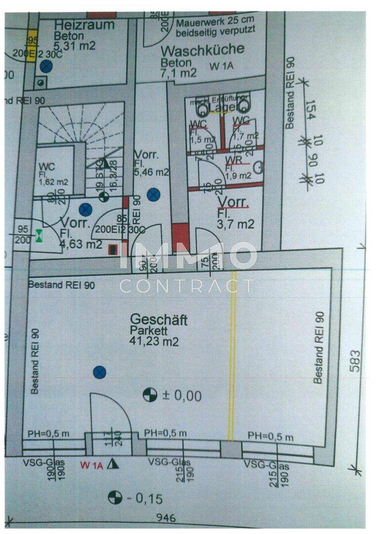 Grundriss des Erdgeschosses mit einer großen Geschäftsfläche, Heizraum, Waschküche und mehreren Toiletten.