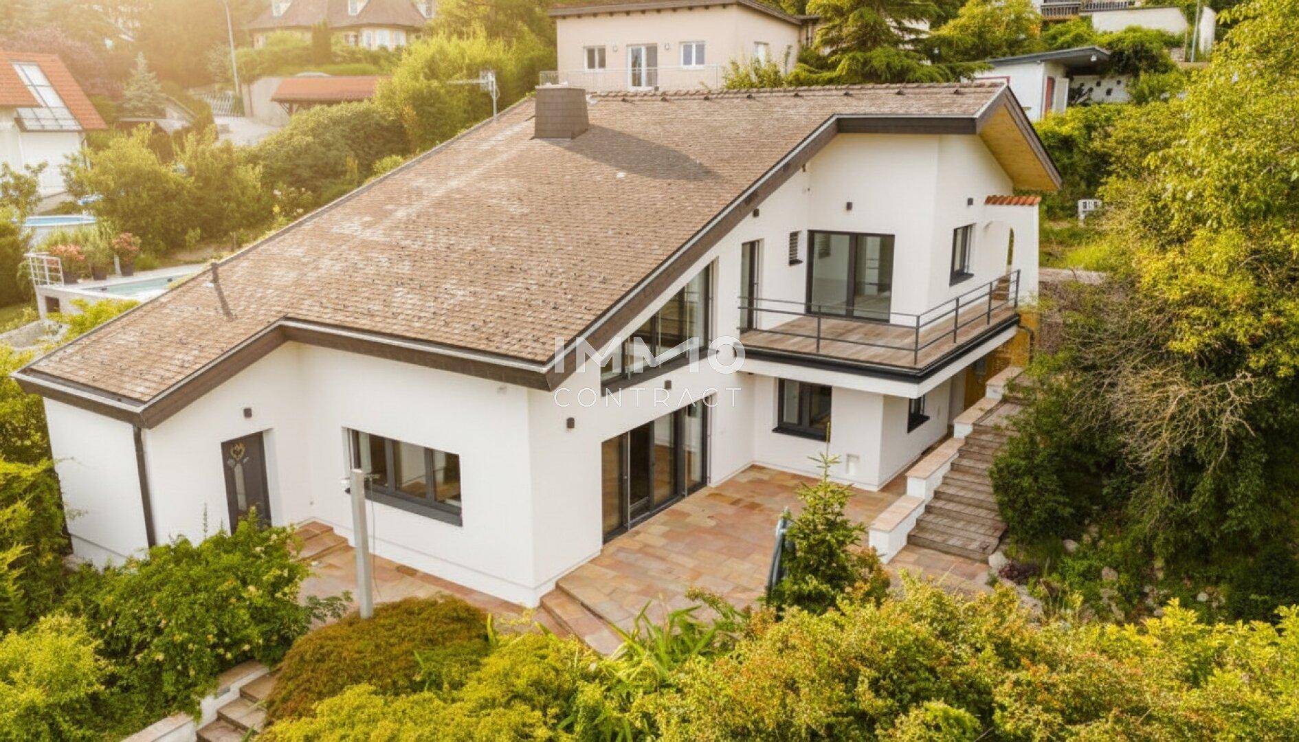 PROVISIONSFREI &amp; Nebenkosten bis zum 30.06. sparen! Exklusive Architektenvilla in Besthanglage mit Schwimmteich und Gästehaus - Ansicht 2