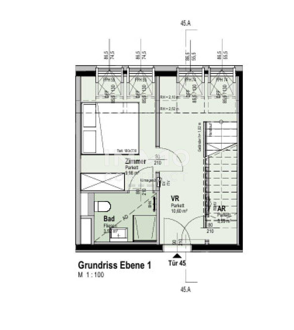 Grundriss der ersten Ebene mit Schlafzimmer, Bad und kleinem Balkon.