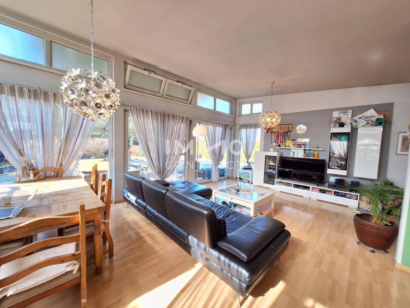 Modernes Einfamilienhaus im Bungalow- Stil in Raasdorf - Ansicht 2