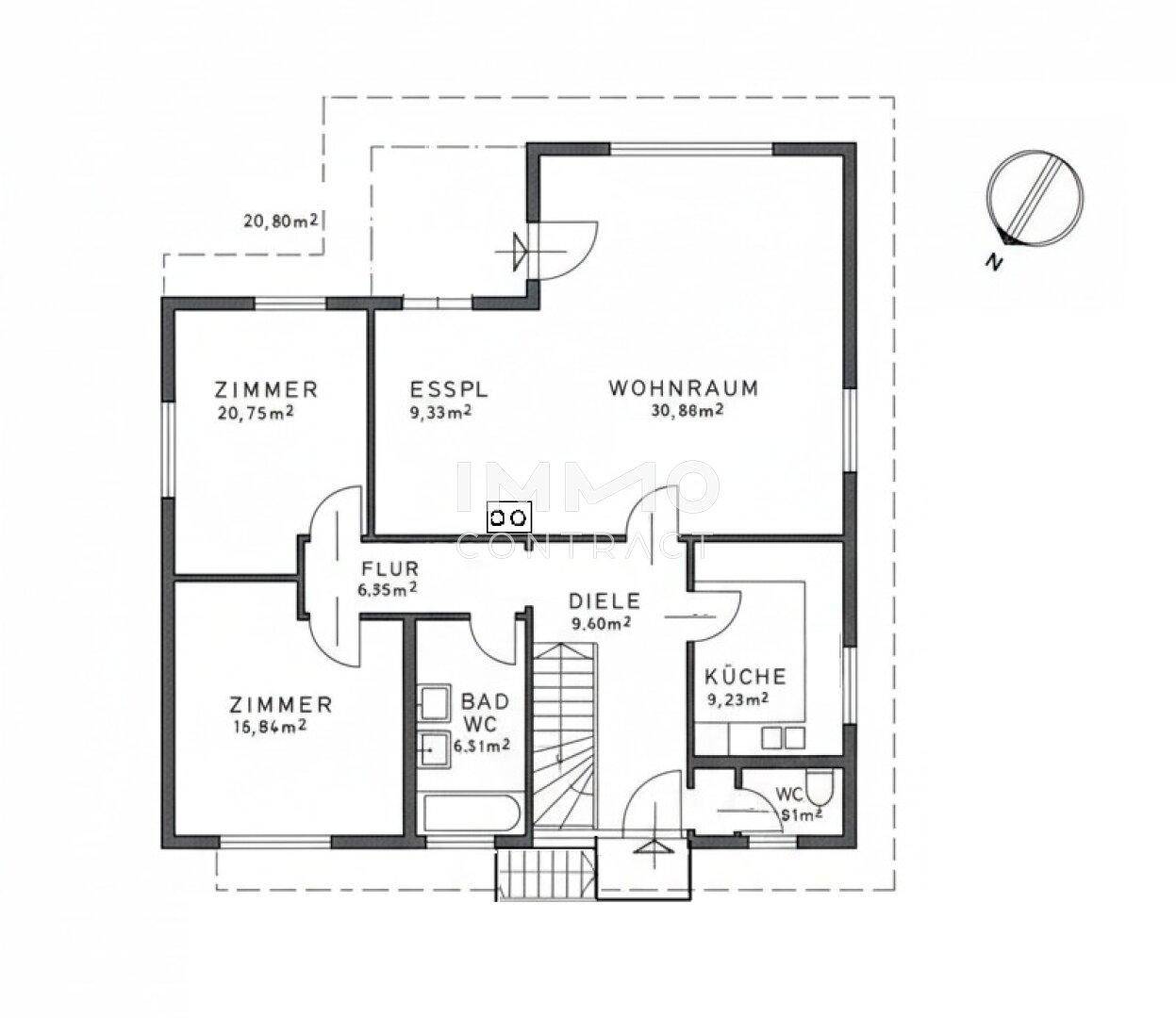 Grundriss des Erdgeschosses mit Wohnraum, Essplatz, Küche und zwei Zimmern.