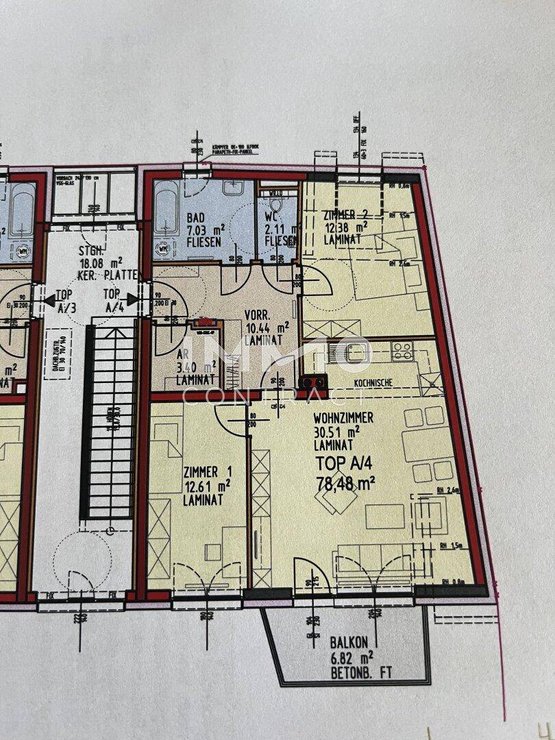 Detaillierter Grundriss einer Wohnung mit Wohnzimmer, Schlafzimmern, Bad, WC und Balkon.