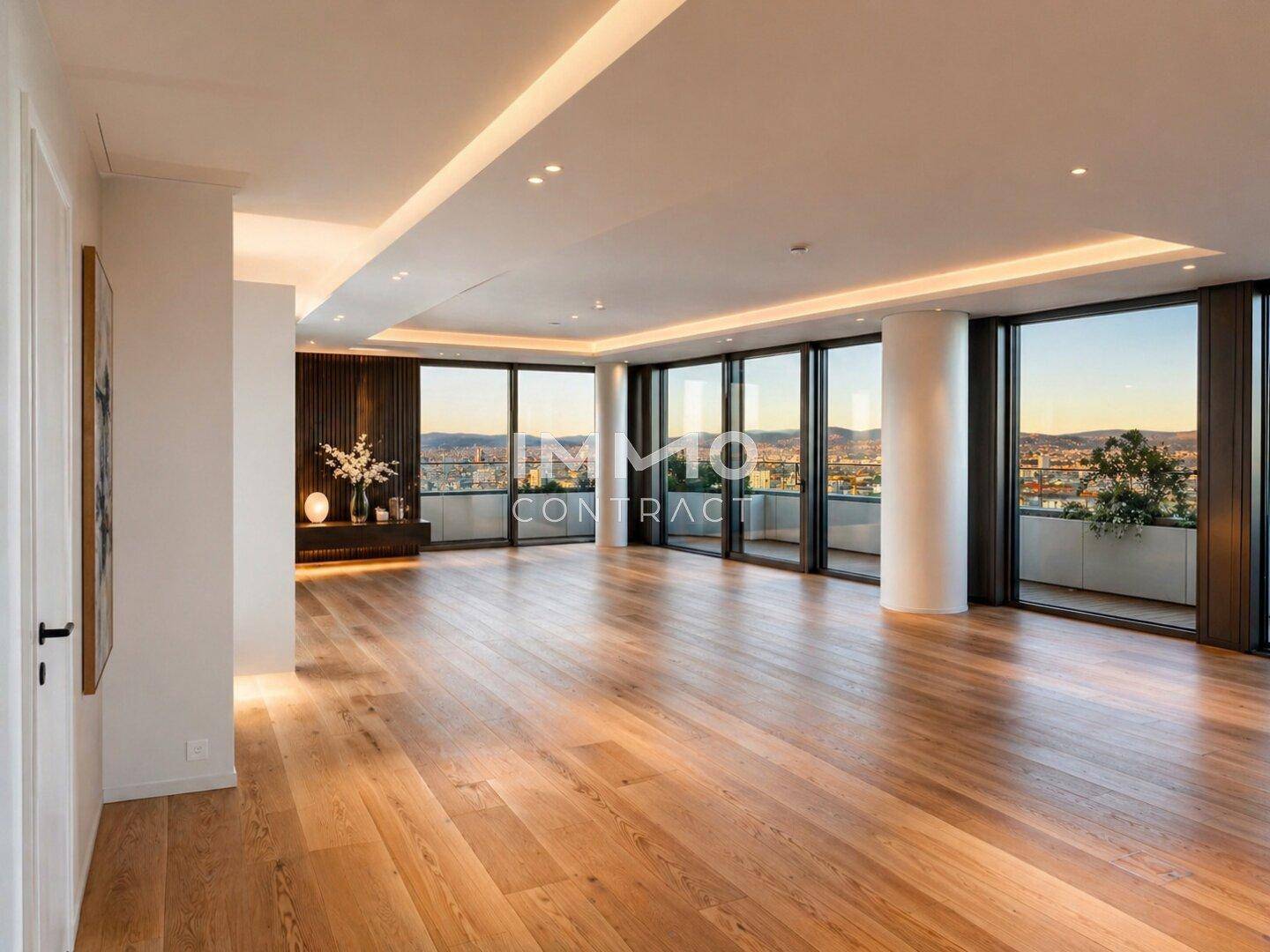 Elegantes Wohnzimmer mit Holzboden, indirekter Beleuchtung und weitem Blick über die Stadt bei Sonnenuntergang.