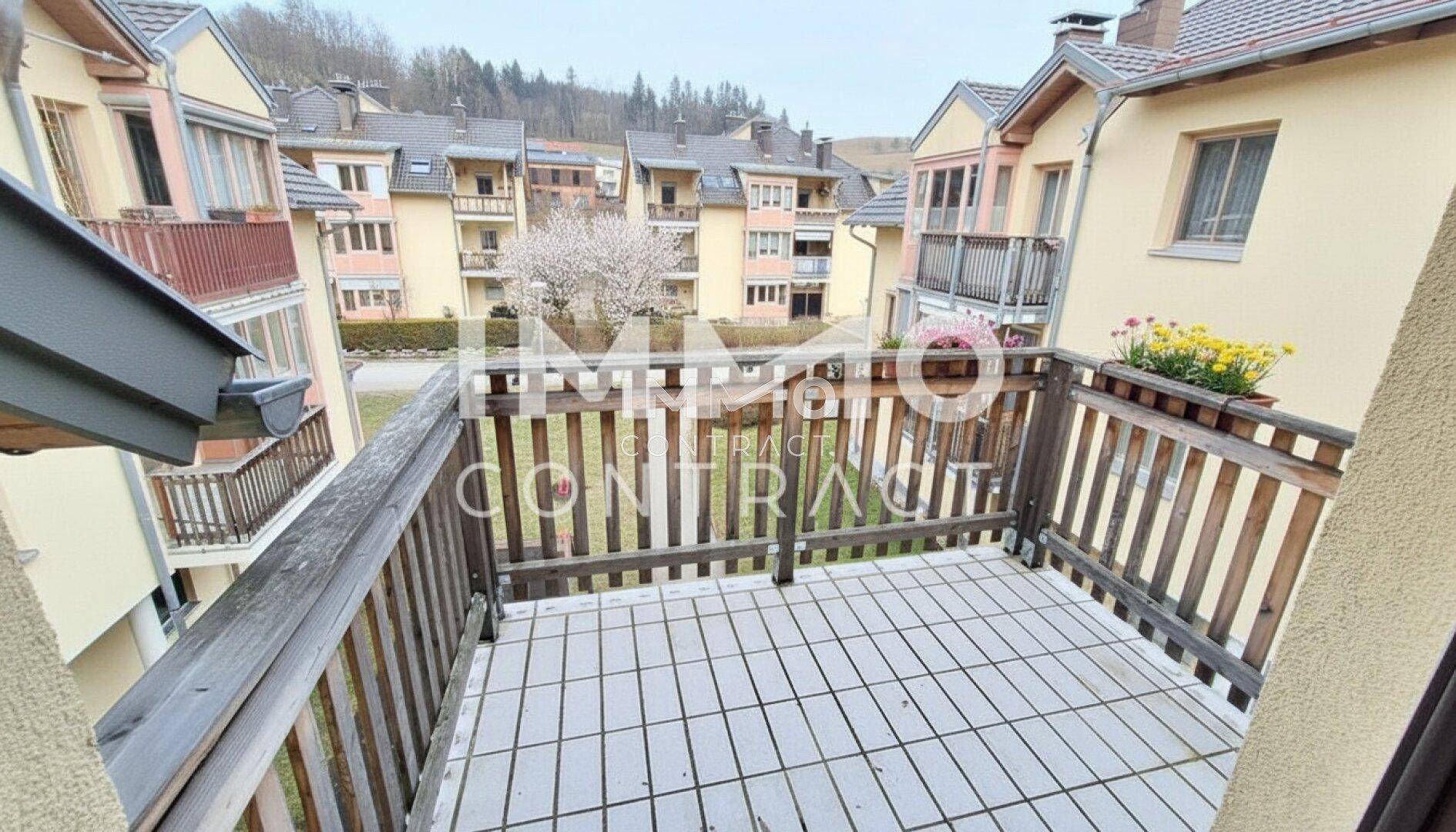 Sehr gepflegte und möblierte Eigentumswohnung im Dachgeschoss mit Balkon - Stadtrand von Waidhofen - Ansicht 2