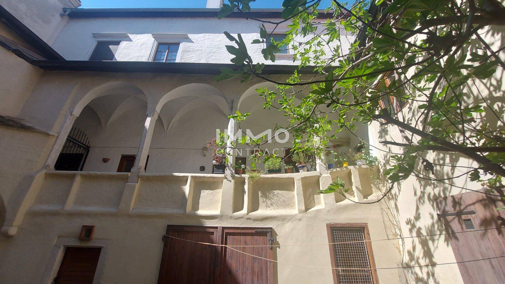 Historisches Zinshaus in Stein an der Donau – 10 vermietete Wohneinheiten - Ansicht 3