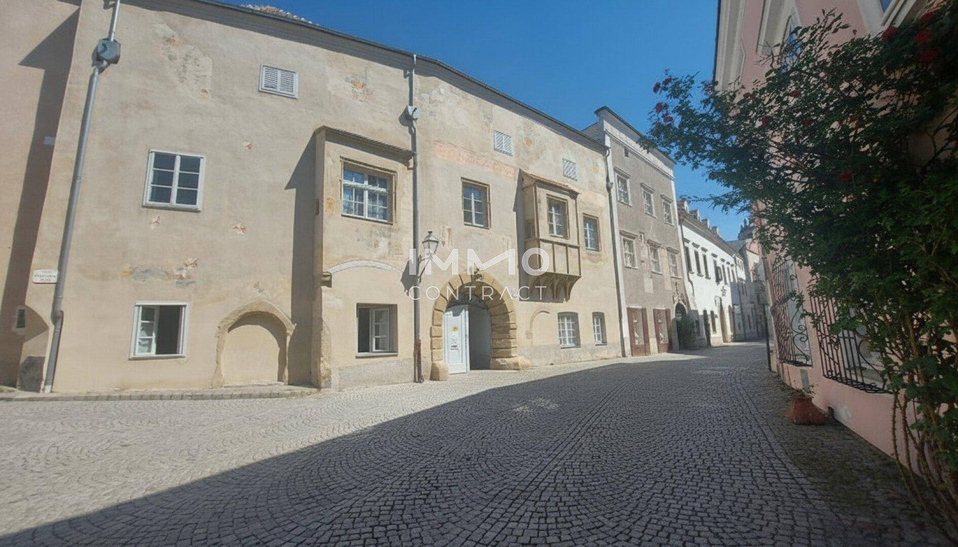 Historisches Zinshaus in Stein an der Donau – 10 vermietete Wohneinheiten - Ansicht 2