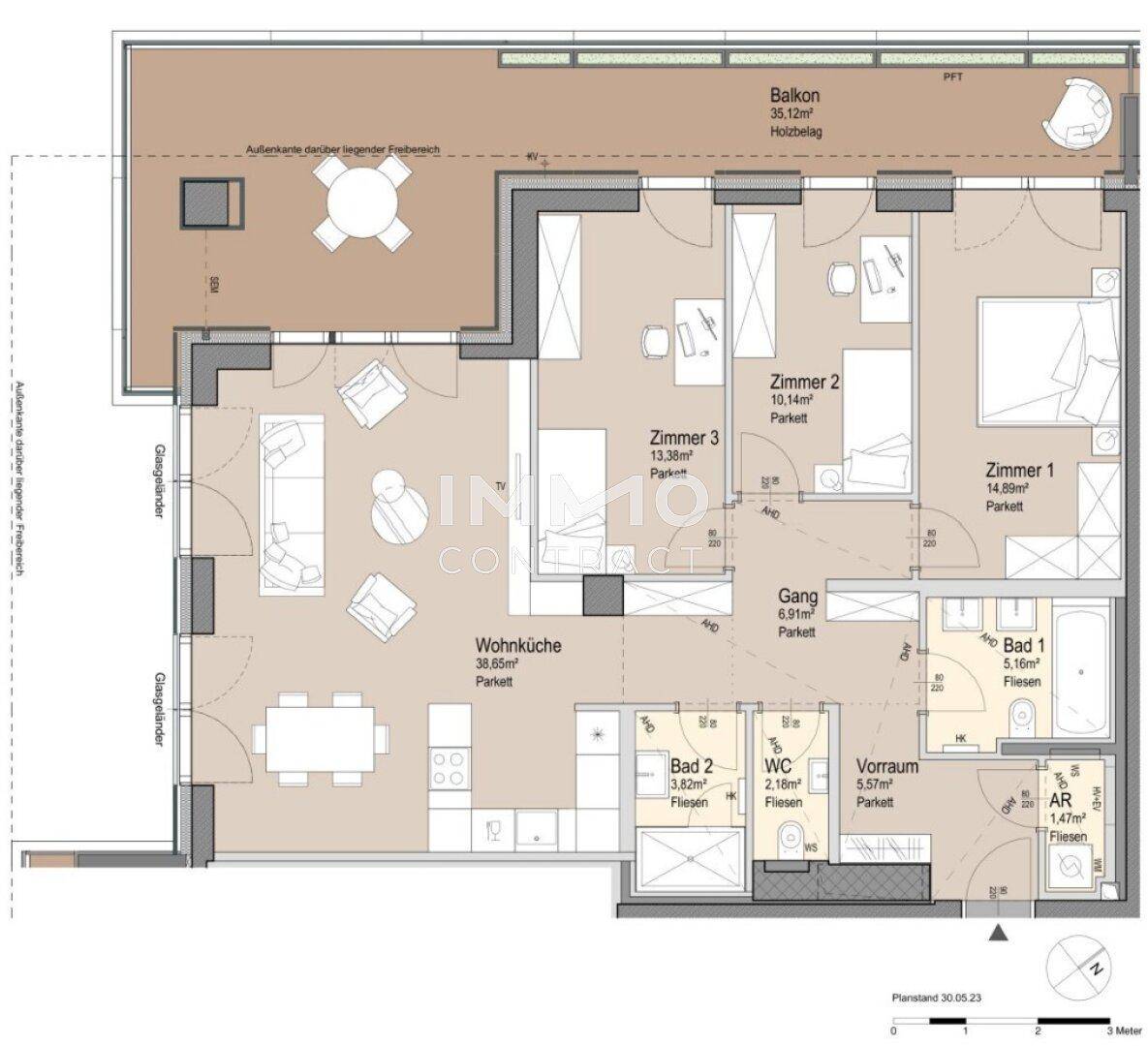 Detaillierter Grundriss einer Wohnung mit drei Zimmern, Wohnküche und Balkon.