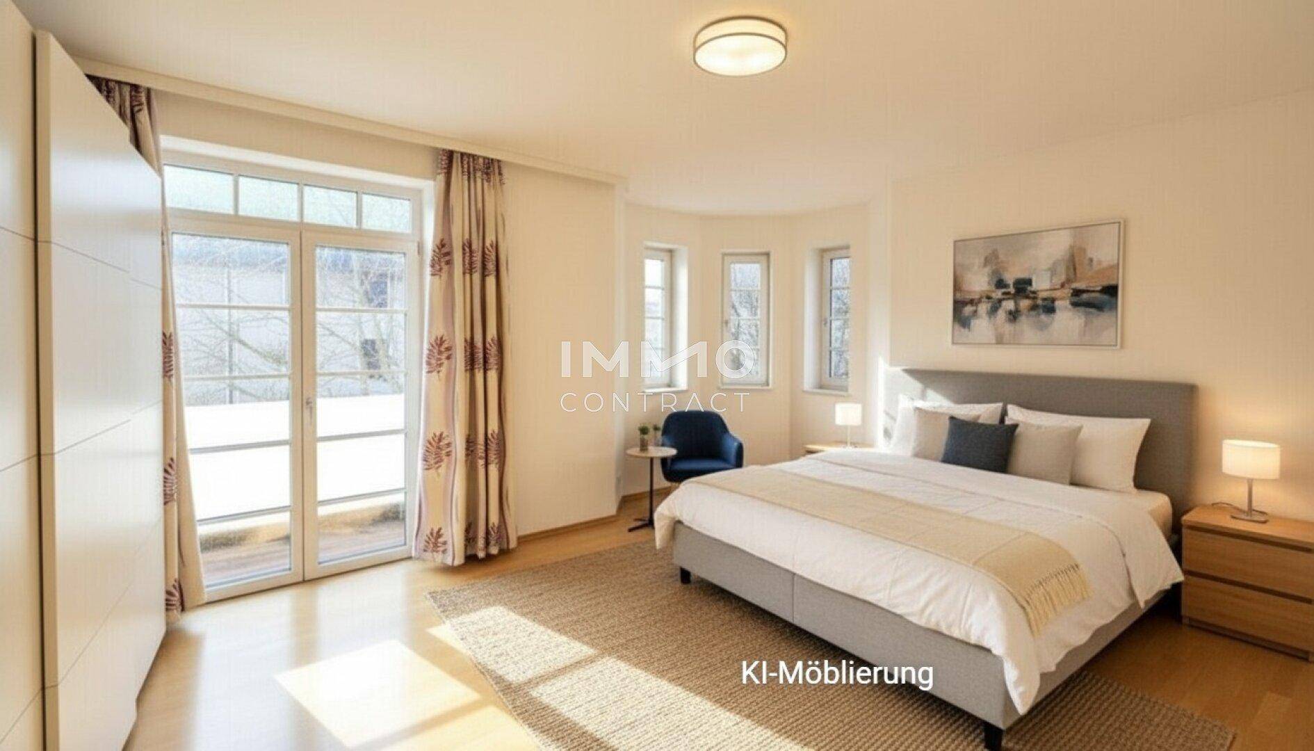 Helles Schlafzimmer mit großem Bett, Kleiderschrank und direktem Zugang zum Balkon.