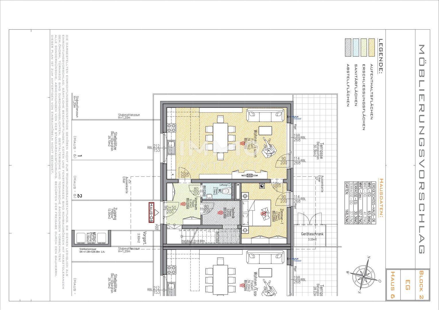 Grundriss des Erdgeschosses mit offenem Wohnbereich, Küche, Terrasse und Garten.