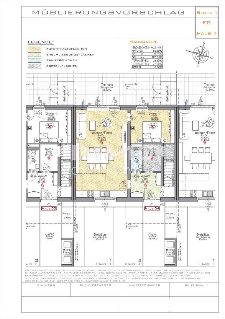 Grundriss des Erdgeschosses von Haus 4 mit offenem Wohn-Essbereich und Terrasse.