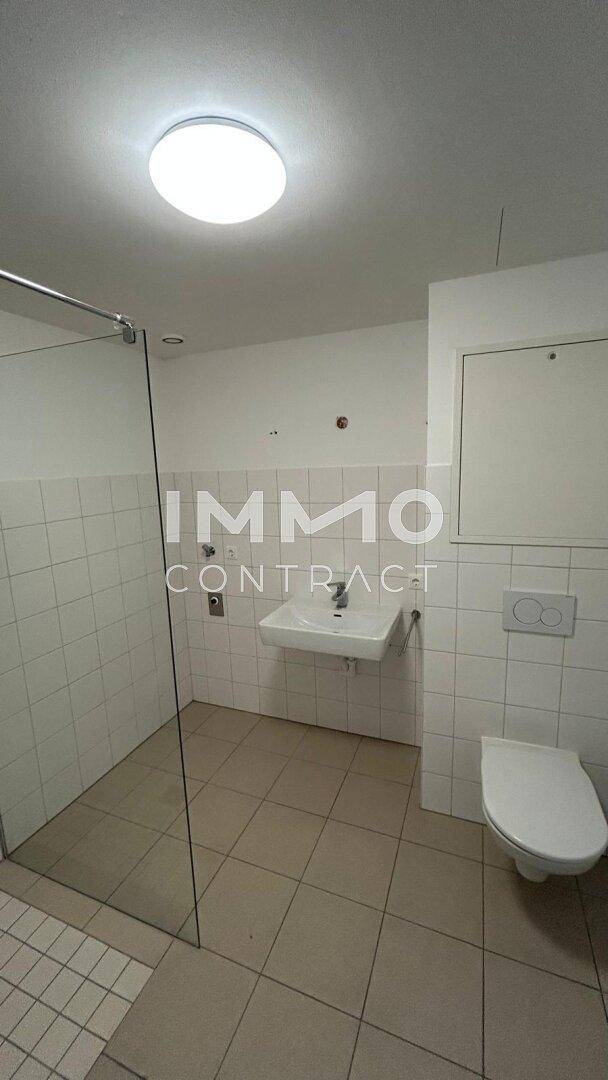 Großzügige barrierefreie 2-Zimmer Wohnung mit voll ausgestatteter Küche und Badezimmer - Ansicht 4