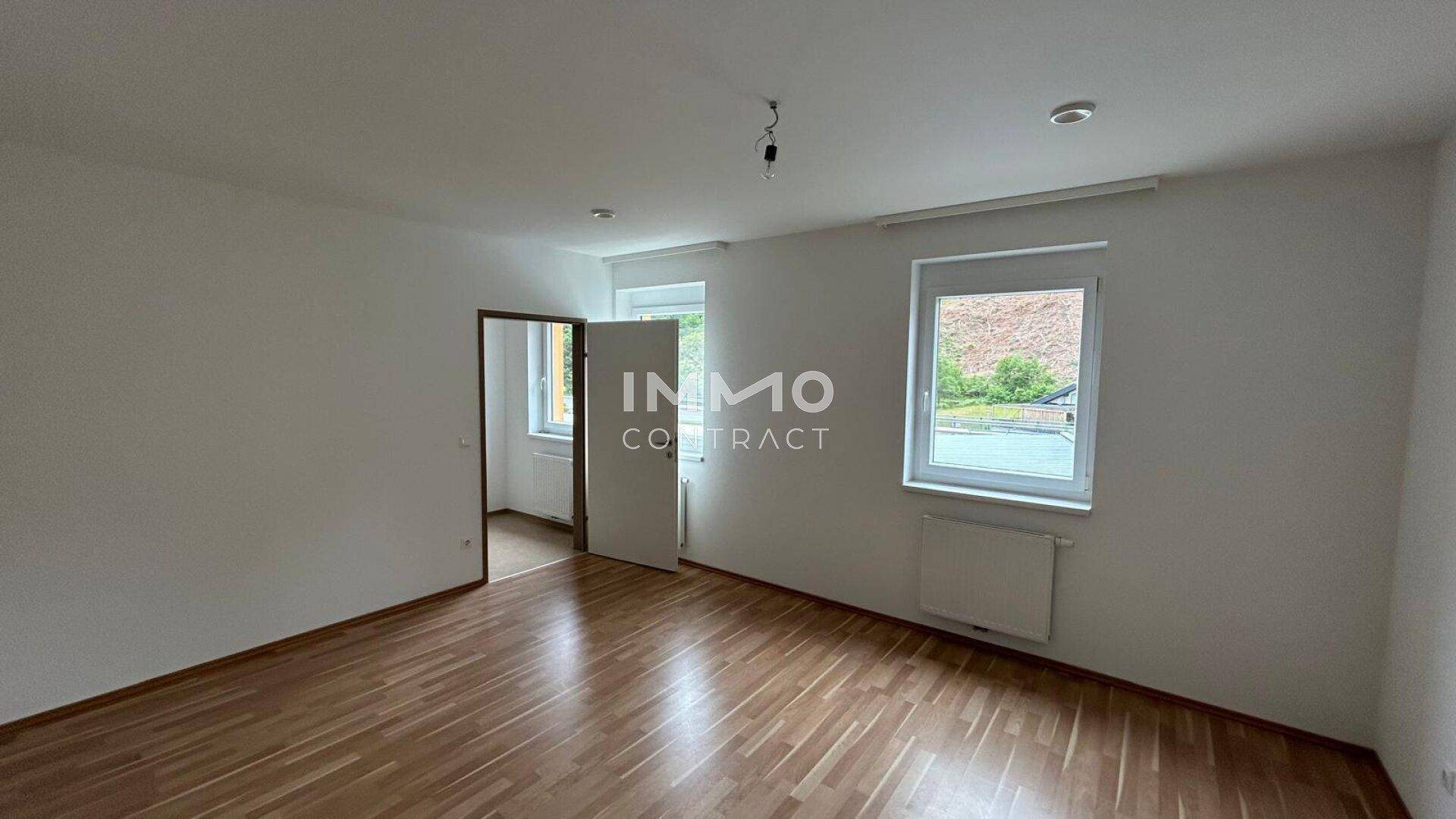 Großzügige barrierefreie 2-Zimmer Wohnung mit voll ausgestatteter Küche und Badezimmer - Mehr