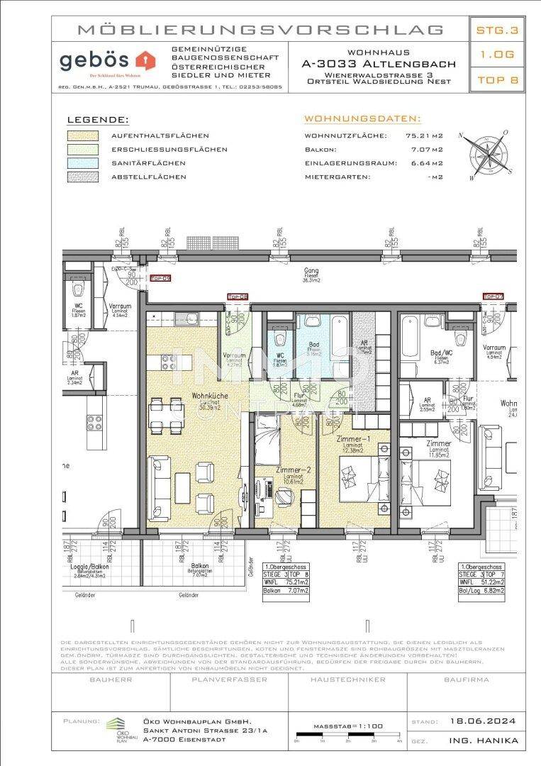 Detaillierter Grundriss einer Wohnung mit drei Zimmern und Balkonzugang.
