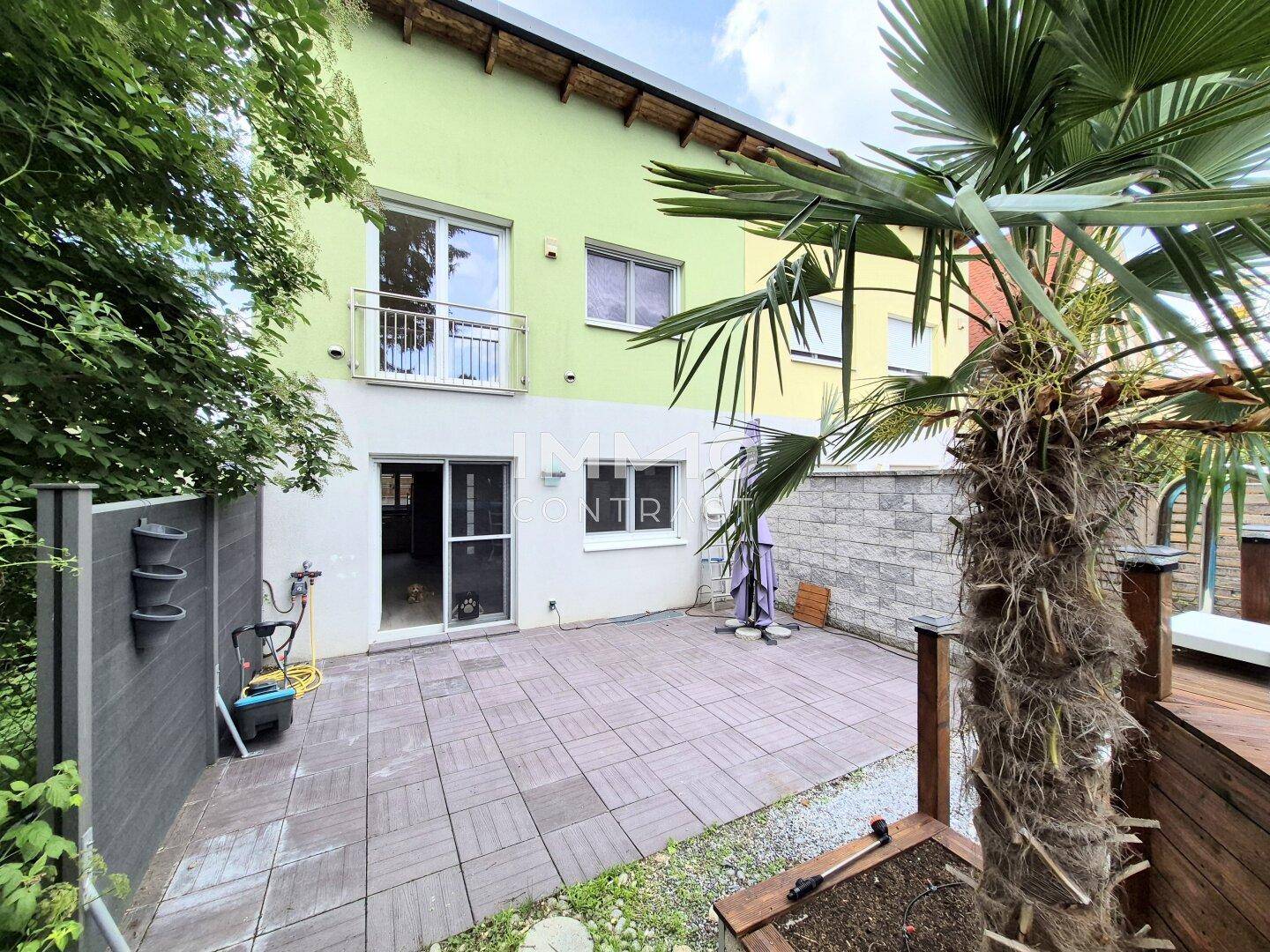 Der Hitze entkommen! Doppelhaushälfte mit Pool und 2 Carport-Plätzen - Ansicht 2