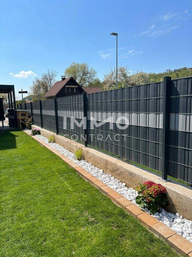 Neuwertige Eckdoppelhaushälfte mit Pool und 10 KV Photovoltaikanlage - Ansicht 6
