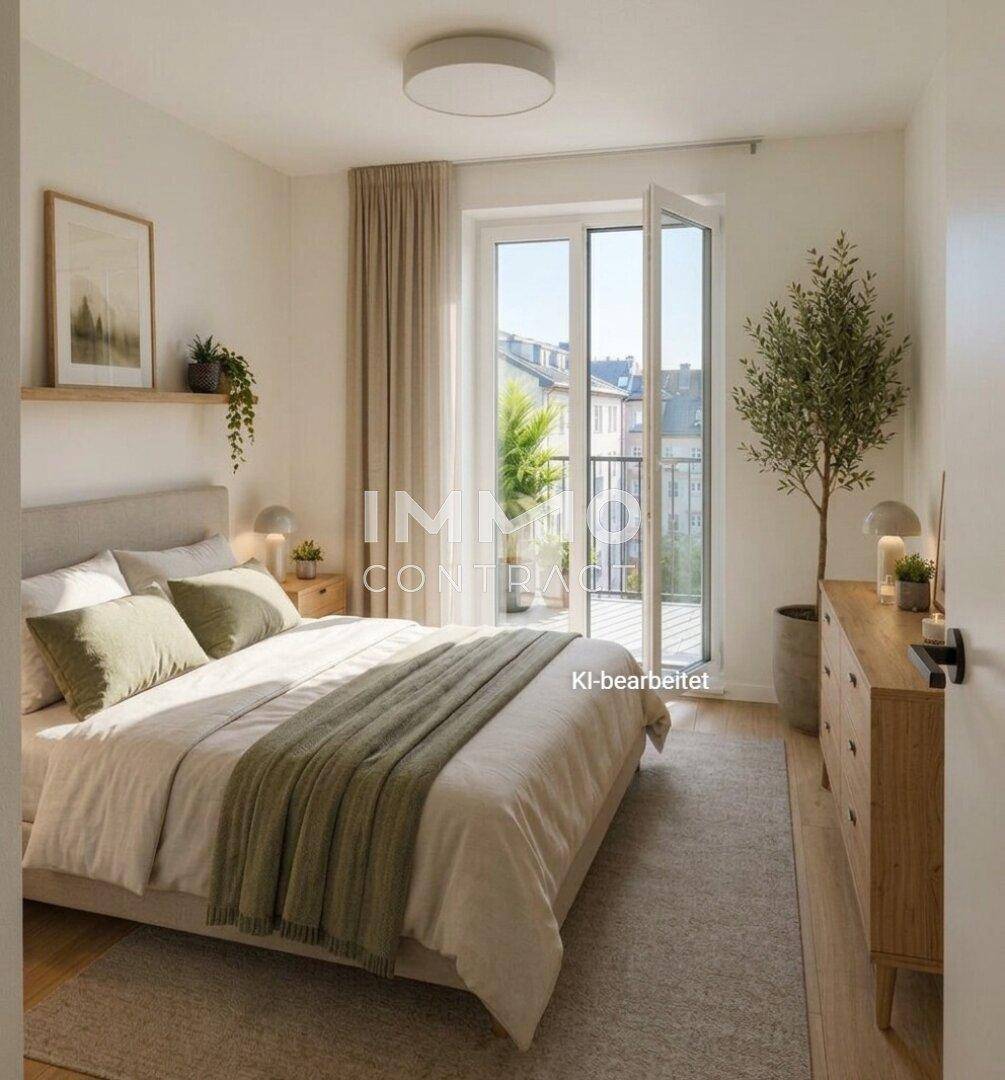 Helles Schlafzimmer mit Doppelbett, Holzkommode und direktem Zugang zu einem Balkon.