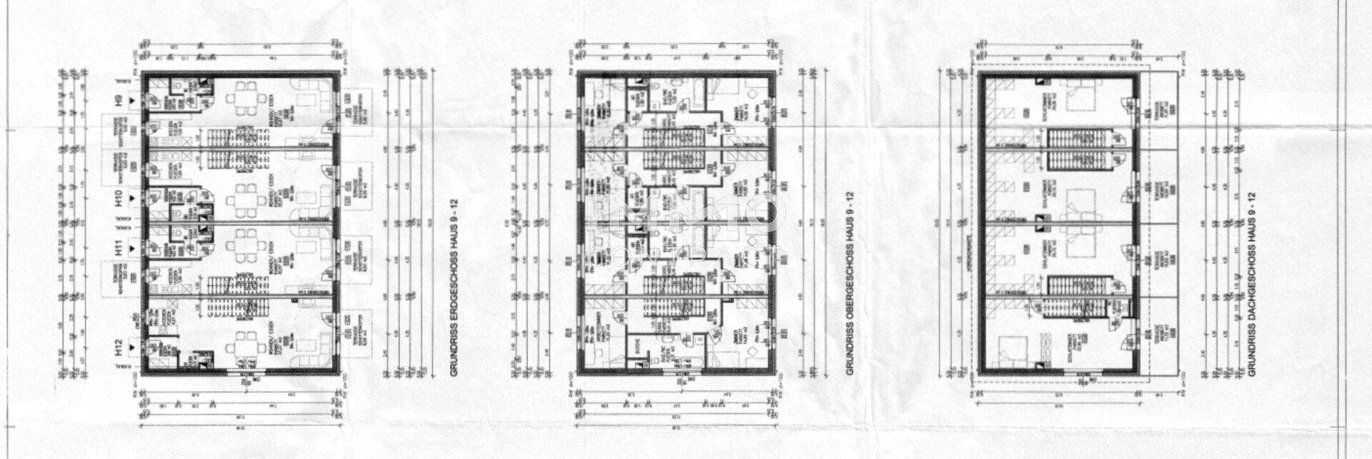 Architektonischer Grundriss mit Details zu Erdgeschoss, Obergeschoss und Dachgeschoss.