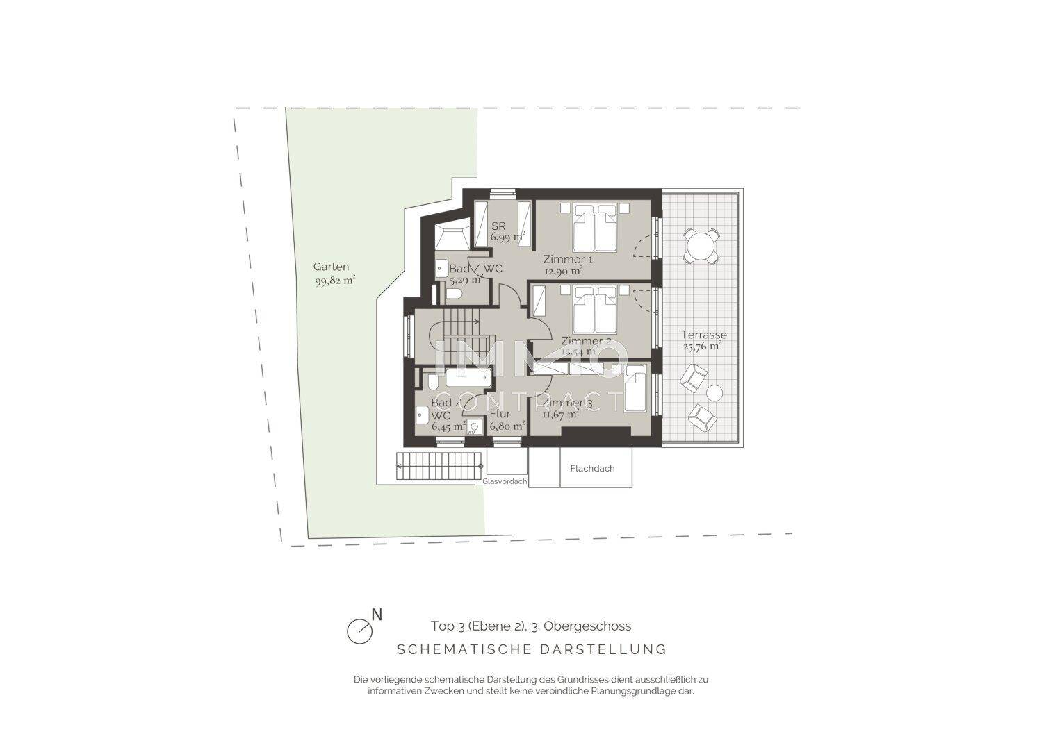Grundriss des Obergeschosses mit drei Schlafzimmern, zwei Bädern und einer großen Terrasse.