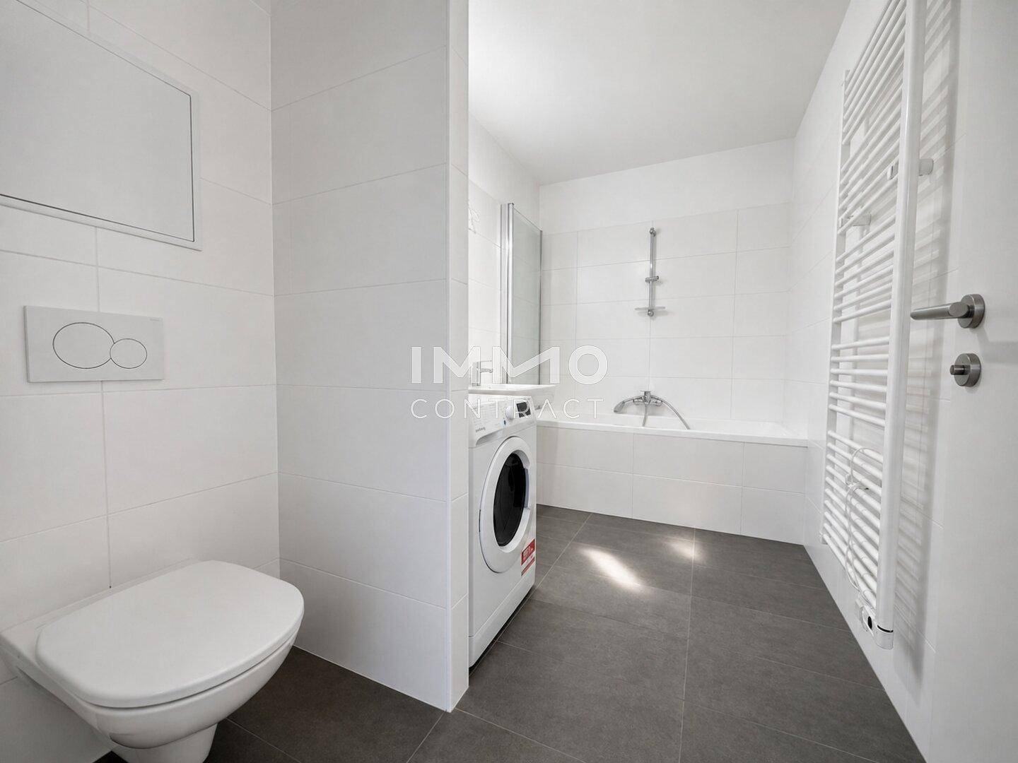 Bad mit Badewanne
