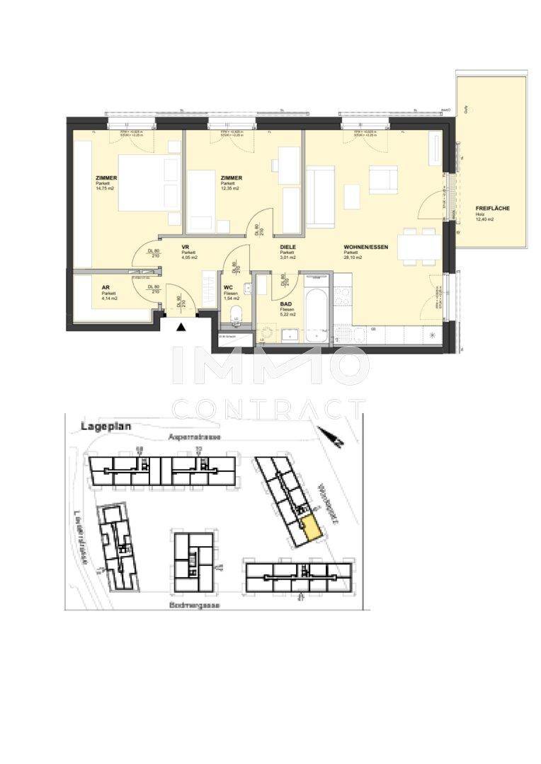 Grundriss einer Wohnung mit drei Zimmern, Wohn-Essbereich und Freifläche, ergänzt durch einen Lageplan.
