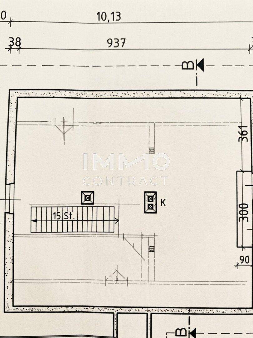 Grundriss eines weiteren Geschosses mit Treppenaufgang und ungenutztem Raum.