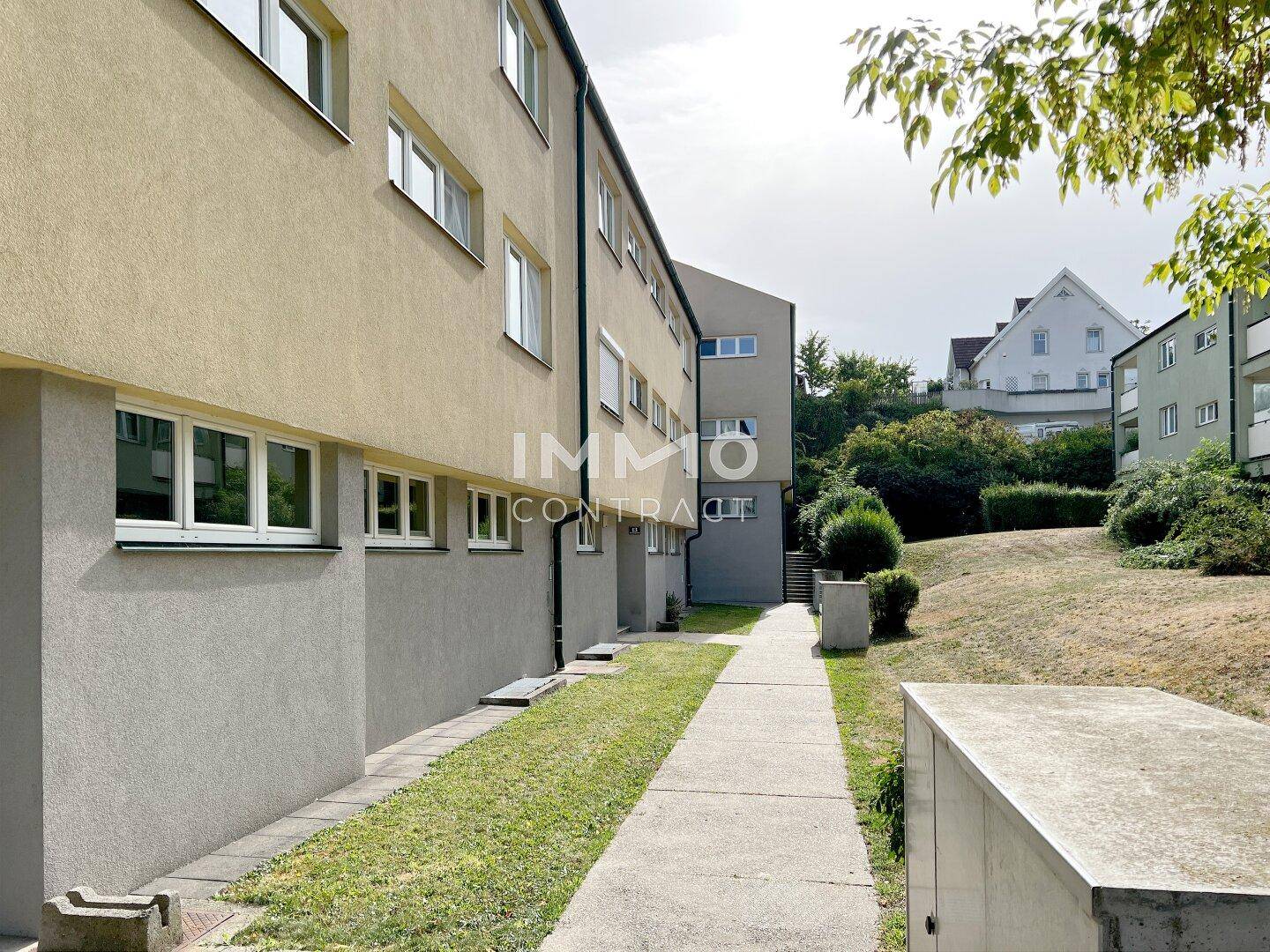 Zugang Aussenanlage