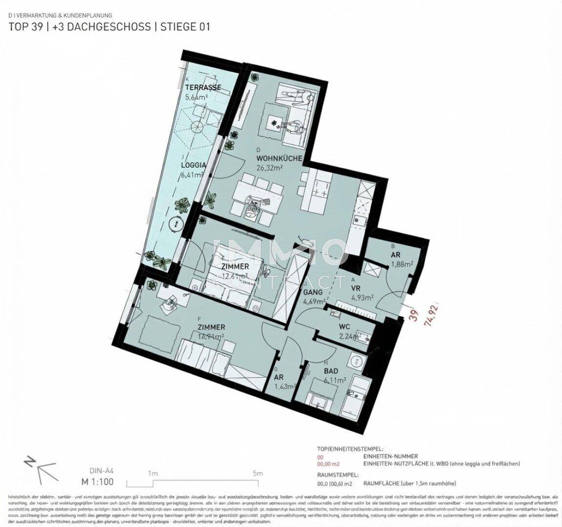 Detaillierter Grundriss einer Dachgeschosswohnung mit Terrasse, Loggia und offener Wohnküche.