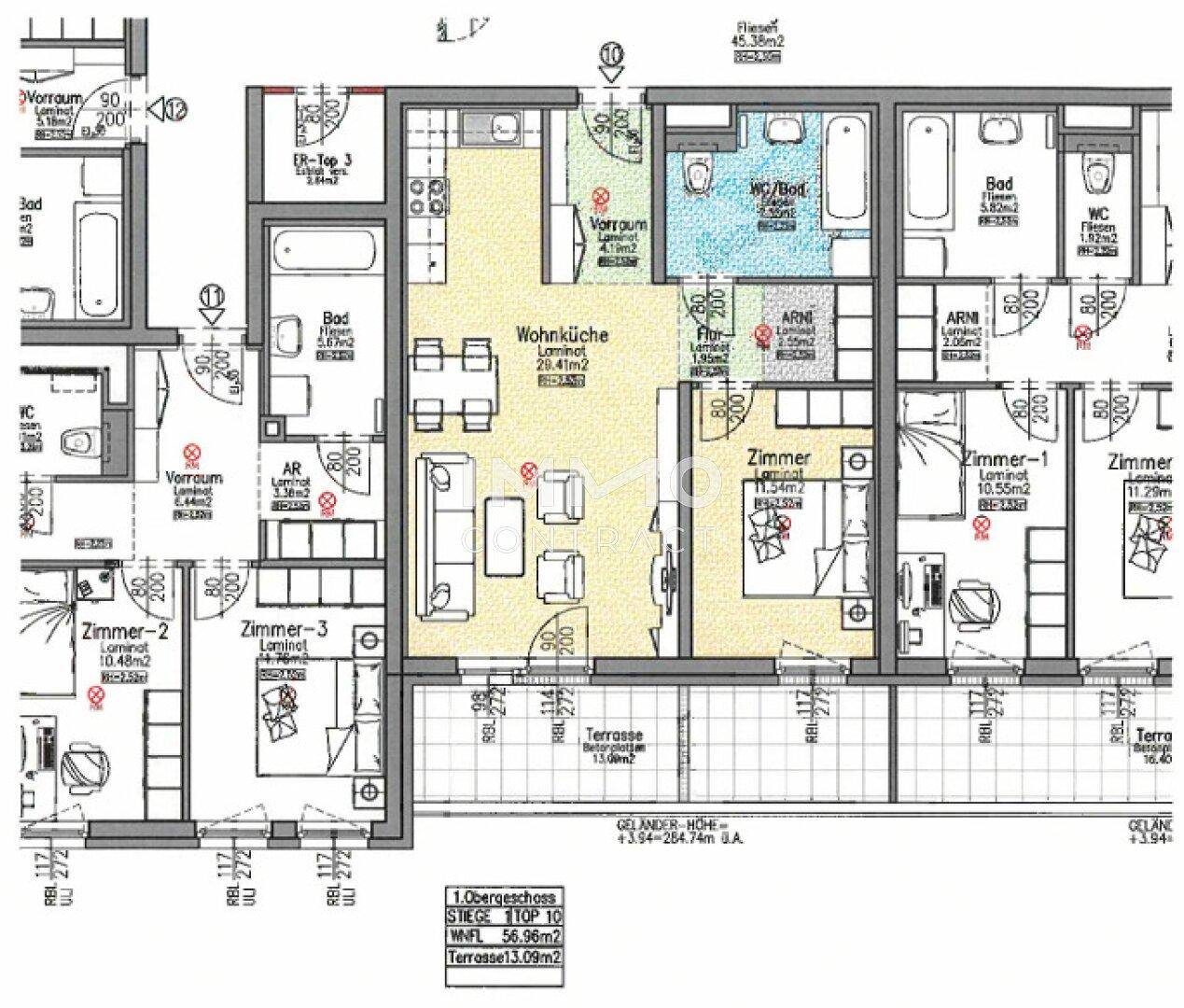 Detaillierter Grundriss einer Wohnung mit offener Wohnküche, mehreren Schlafzimmern, Bädern und zwei Terrassen.