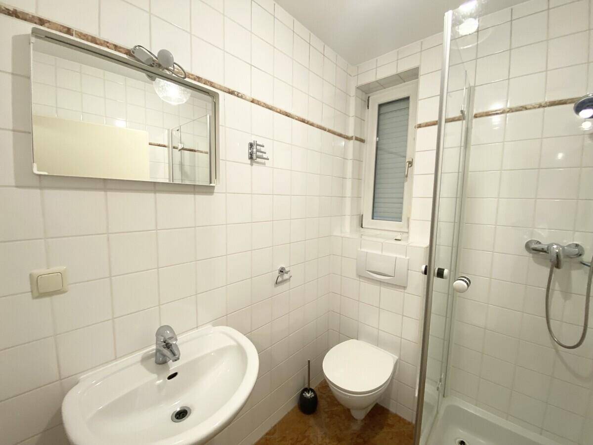 Zweites Badezimmer