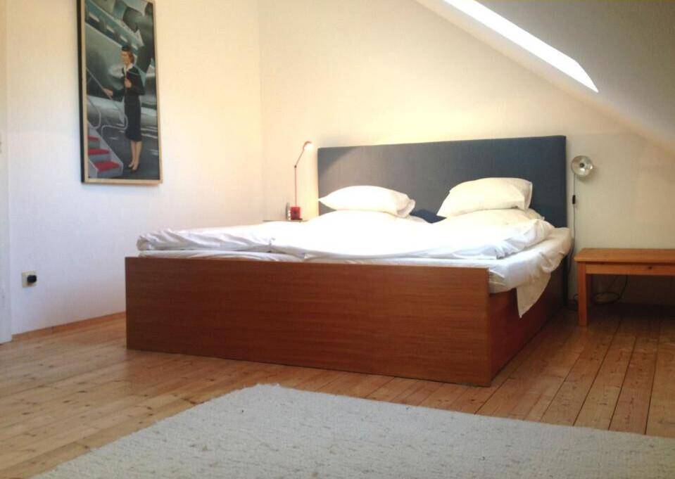 Schlafzimmer 4 Möblierungsvorschlag (unmöbliert)