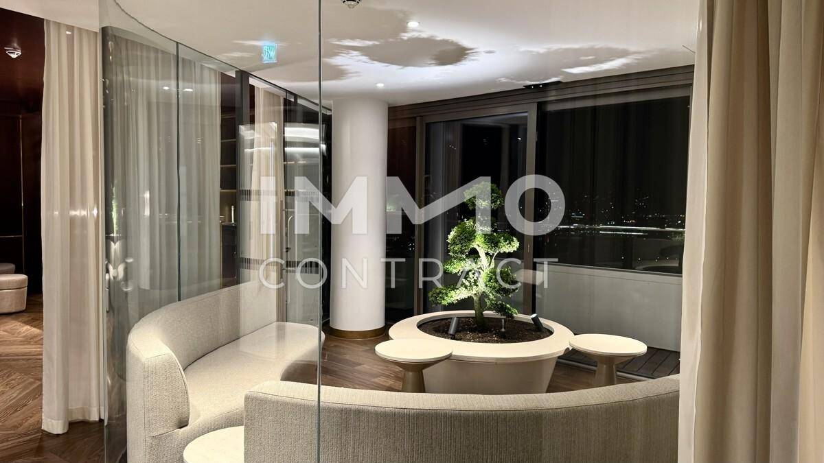 Executive Lounge