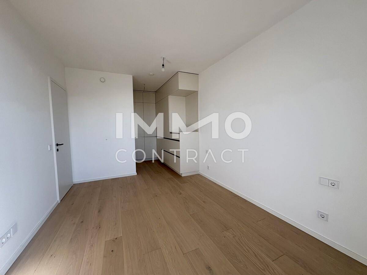 Schlafzimmer mit Schrankraum