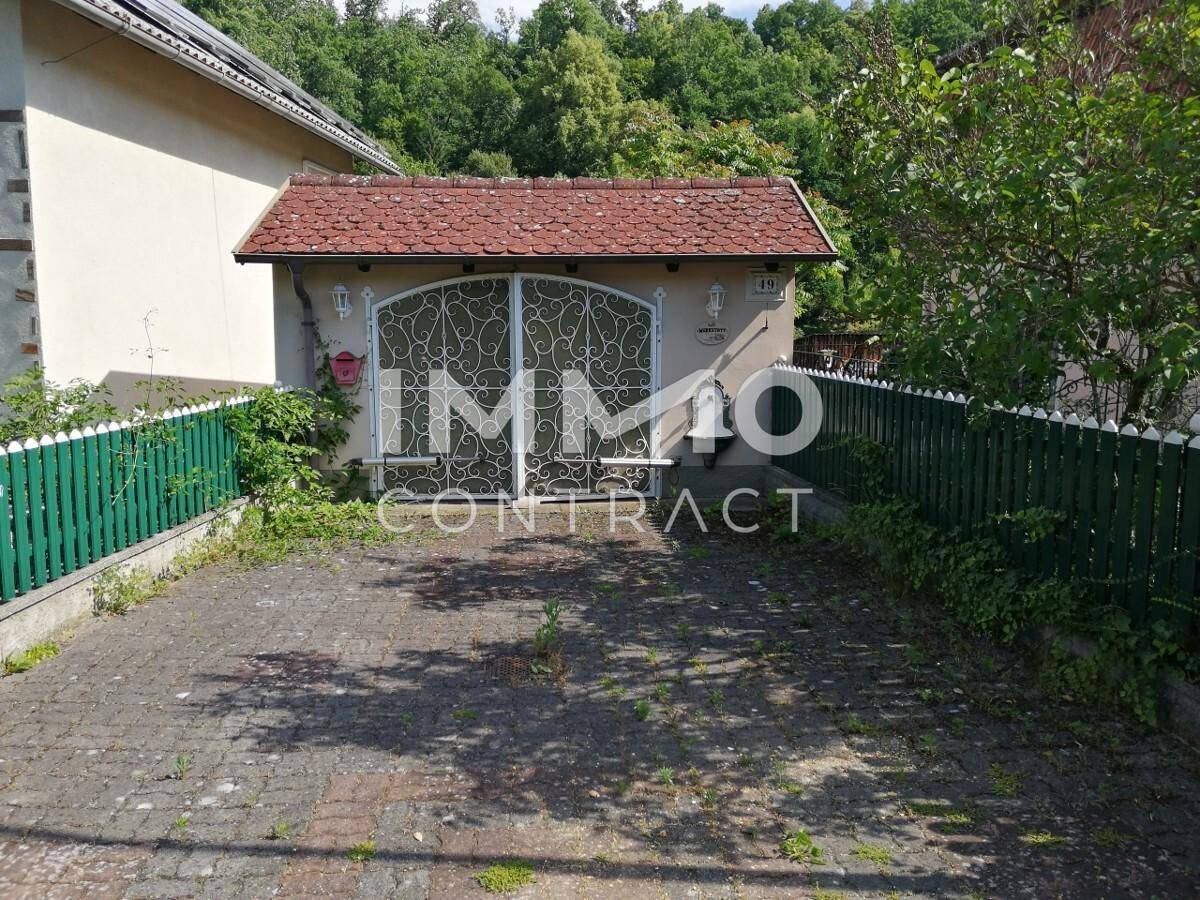 Garage und Abstellplatz