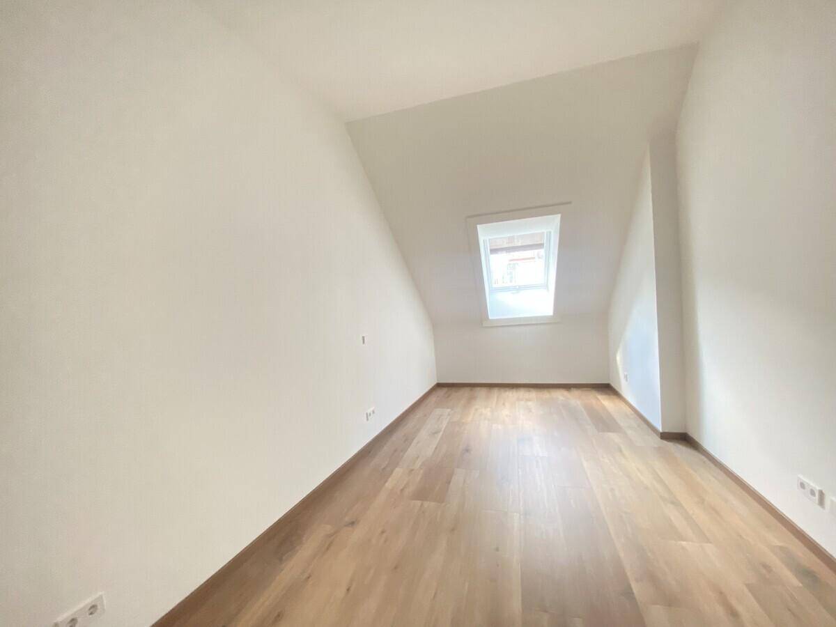 Schlafzimmer über 3 m hoch