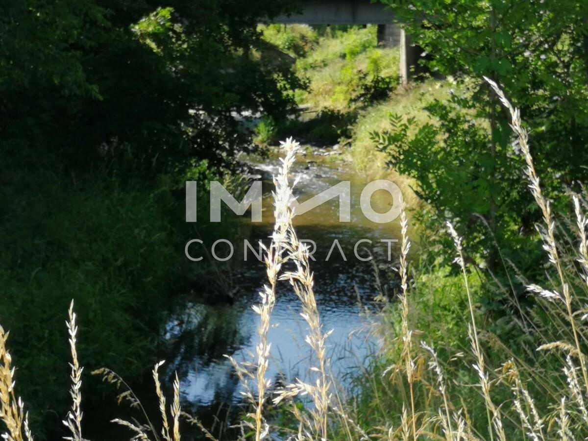 An der Grundgrenze