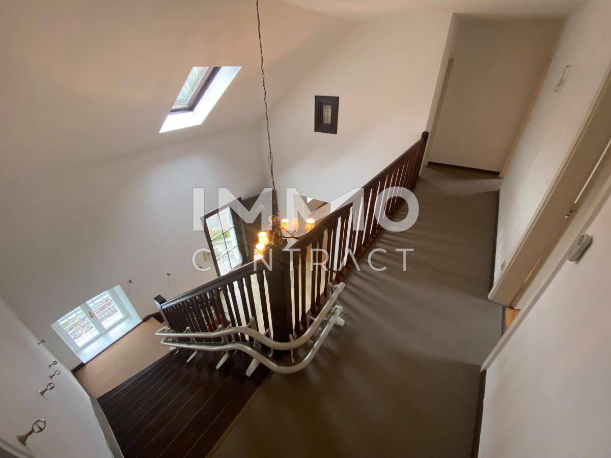 Treppe mit Treppenlift