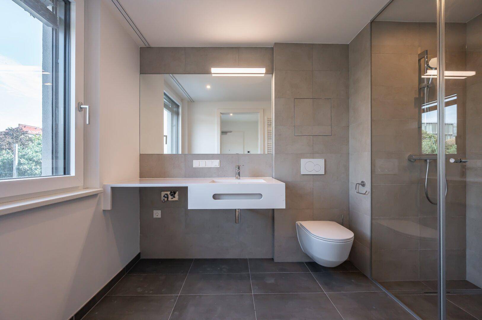 ASG IV-Qualitatives Wohnen in urbaner Lage: hochwertiger 1-Zimmer ZWEITBEZUG mit Balkon! Tischler-Einbaumöbel! +Provisionsfrei+ - Widok 2