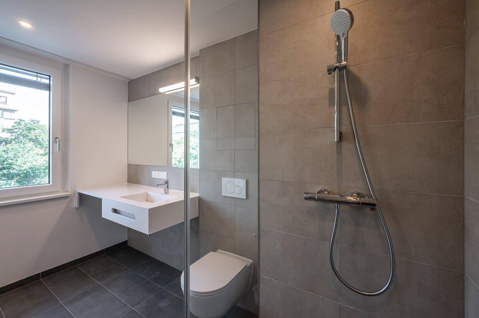 ASG IV-Qualitatives Wohnen in urbaner Lage: hochwertiger 1-Zimmer ZWEITBEZUG mit Balkon! Tischler-Einbaumöbel! +Provisionsfrei+ - Widok 3